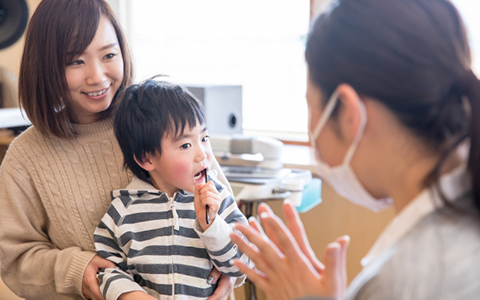 お口のケアを通じて子育てを